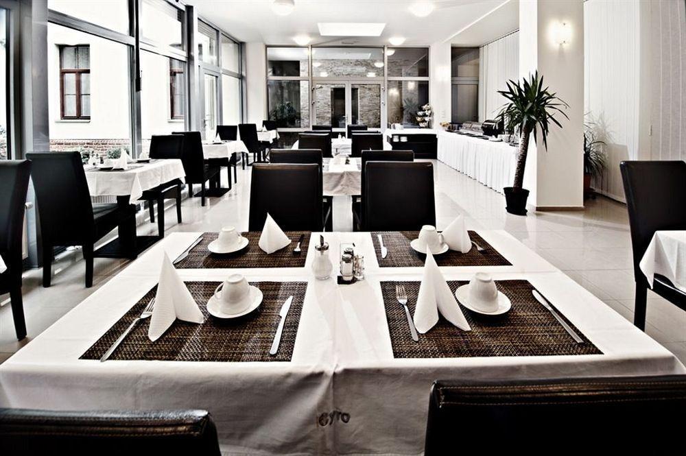 Hotel Cyro Брно Экстерьер фото