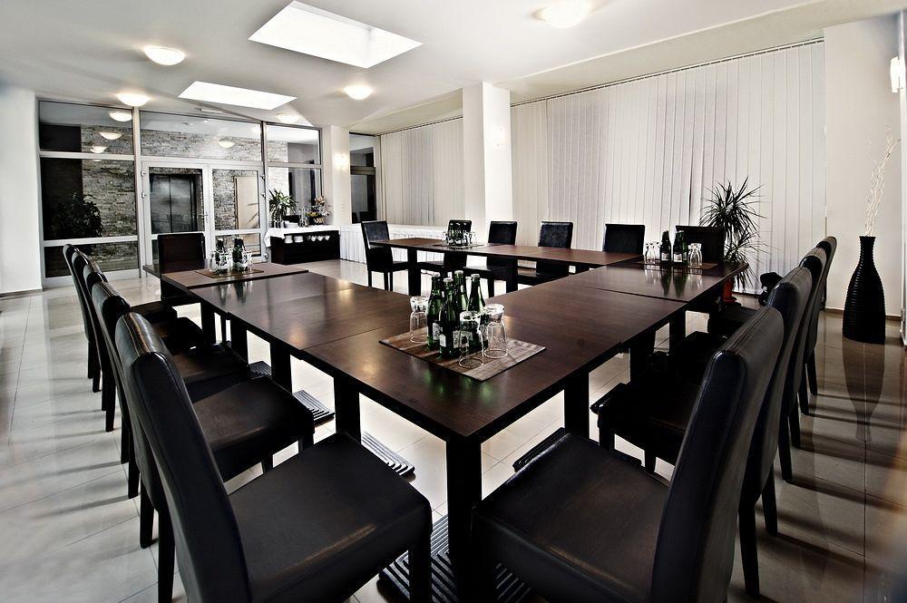 Hotel Cyro Брно Экстерьер фото