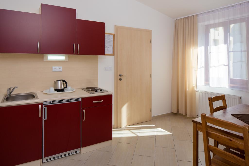 Hotel Cyro Брно Экстерьер фото