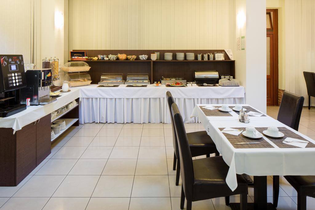 Hotel Cyro Брно Экстерьер фото