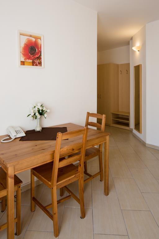 Hotel Cyro Брно Экстерьер фото
