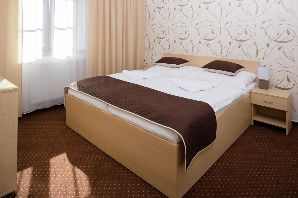Hotel Cyro Брно Экстерьер фото