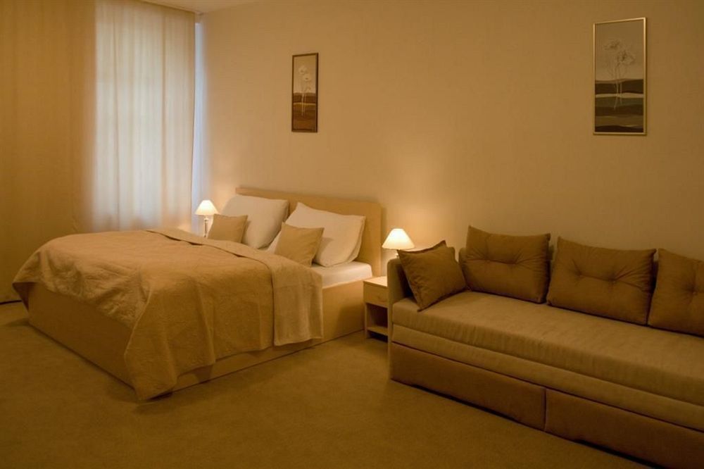 Hotel Cyro Брно Экстерьер фото