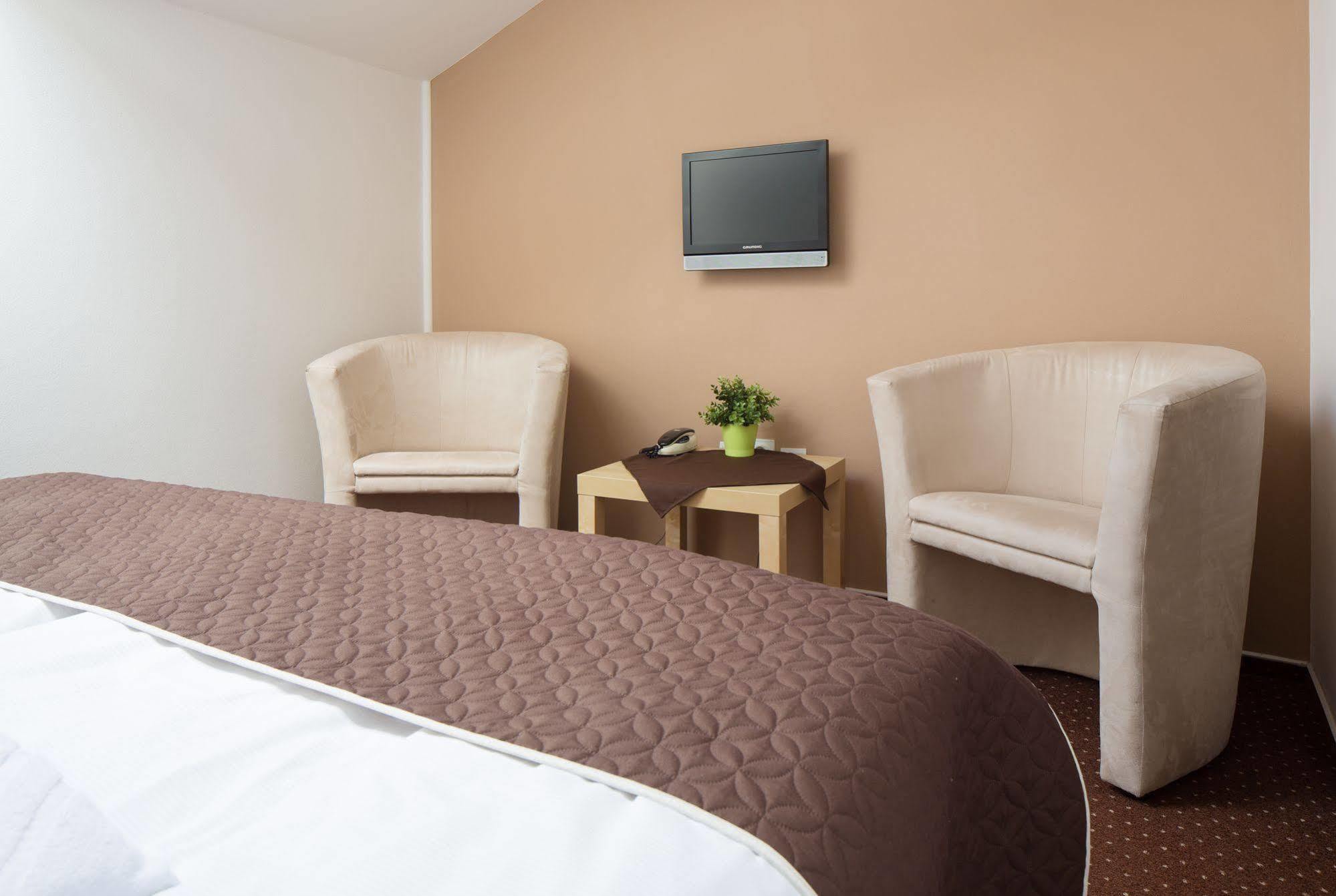 Hotel Cyro Брно Экстерьер фото