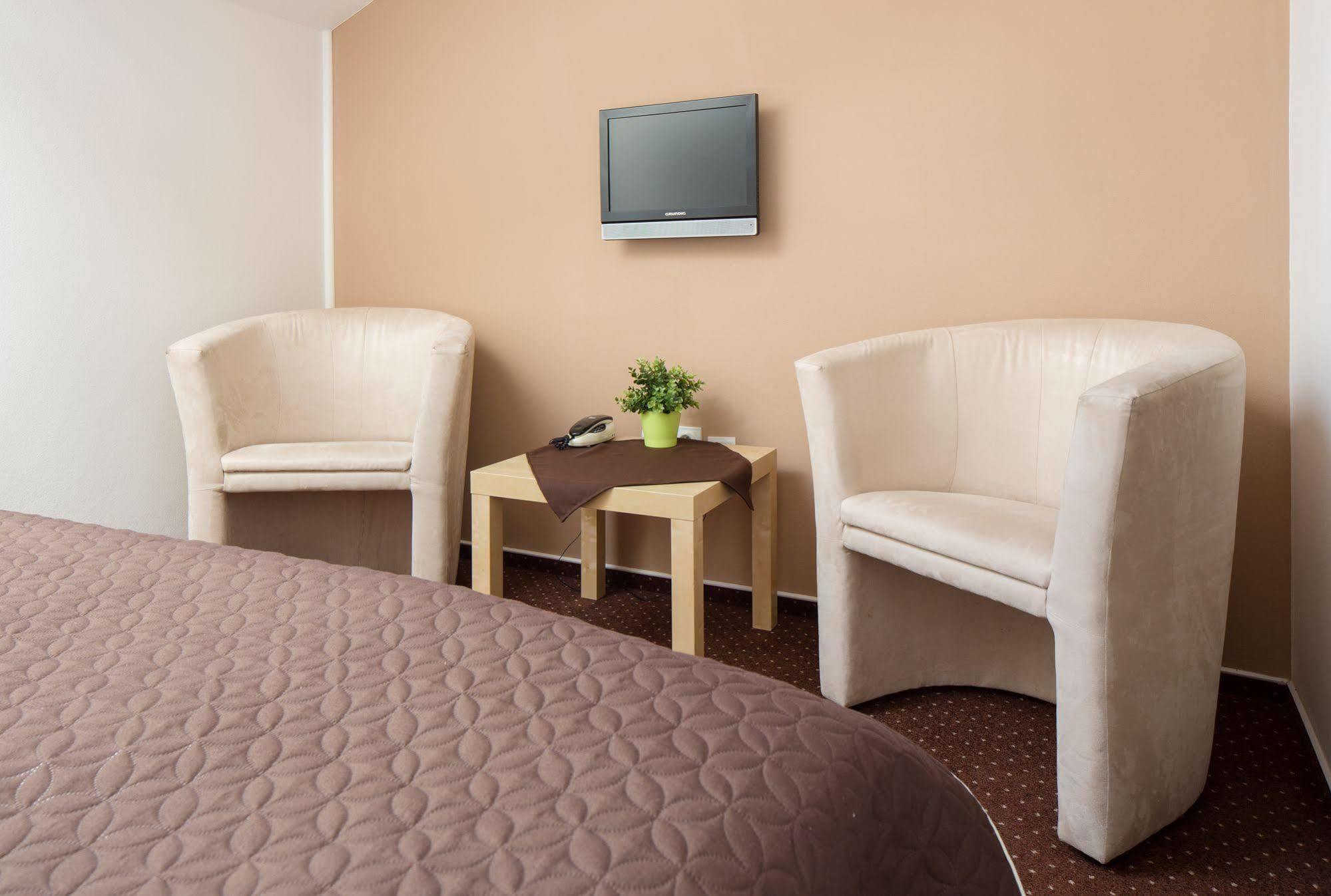 Hotel Cyro Брно Экстерьер фото