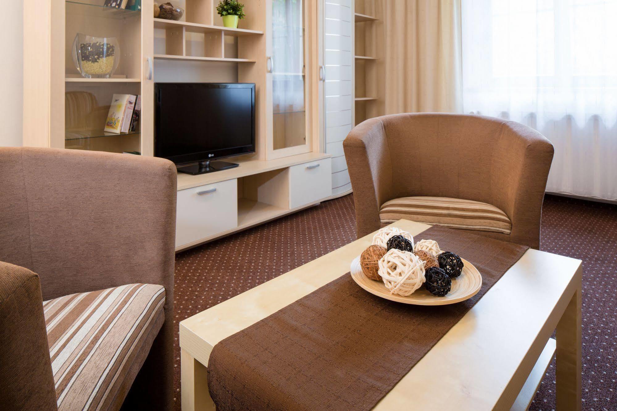 Hotel Cyro Брно Экстерьер фото