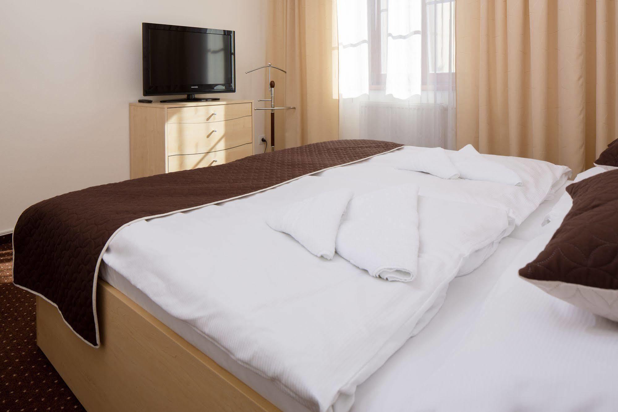 Hotel Cyro Брно Экстерьер фото