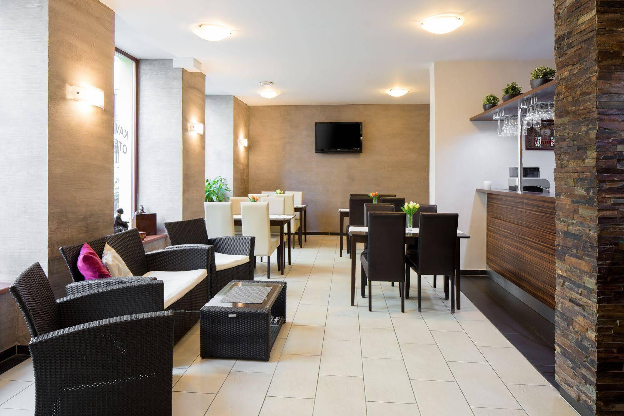 Hotel Cyro Брно Экстерьер фото